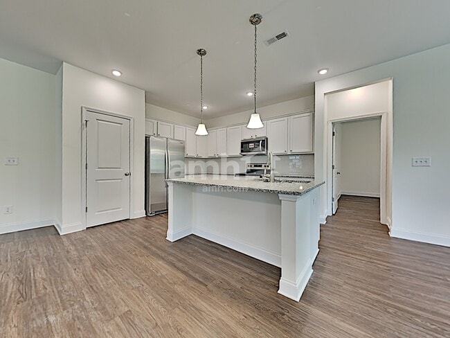 Building Photo - 83 Pullen Dr