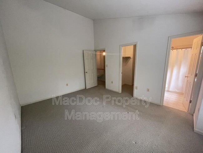 Building Photo - 11303 Kings Crest Ct