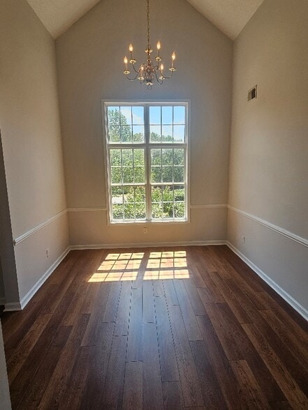 Building Photo - 507 Holly Ridge Ln