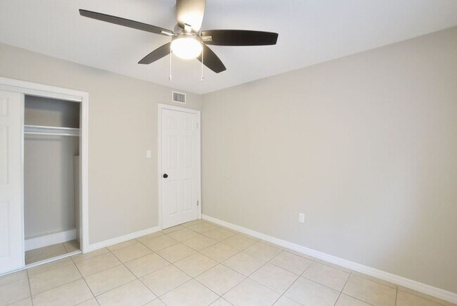 Building Photo - Fully Renovated 2 Bedroom in Sanford