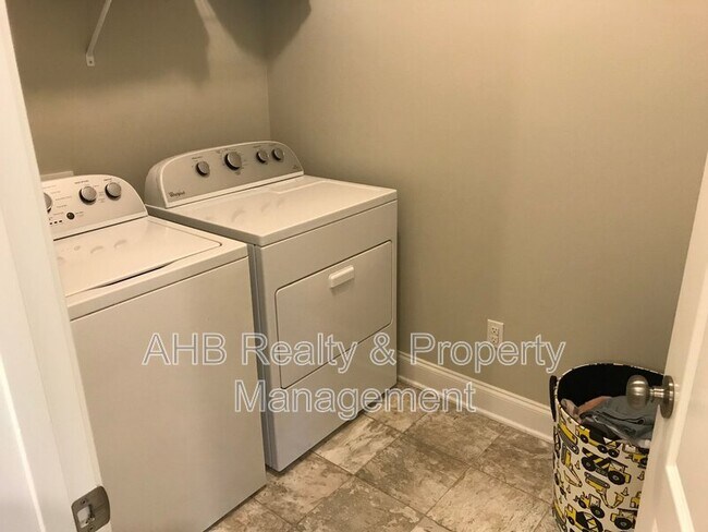 Building Photo - 850 Longleaf Pine Pl