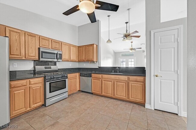 Building Photo - 100 Painted Valley St