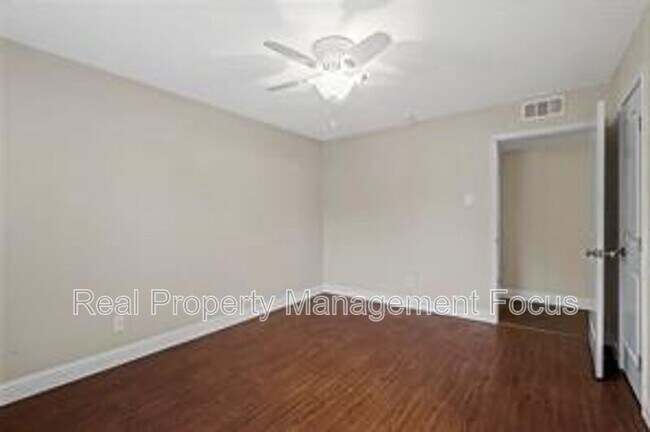 Building Photo - 14722 Overview Dr