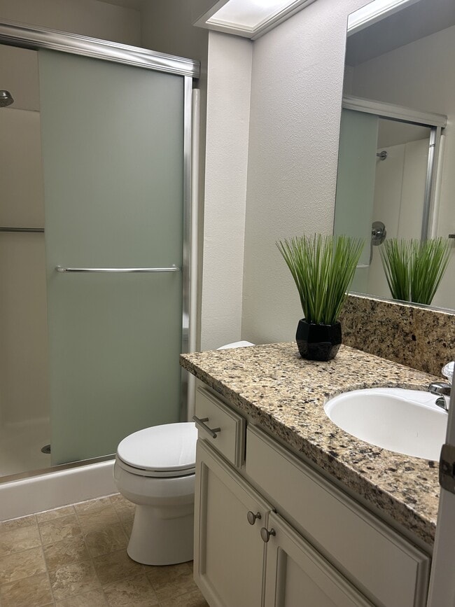 Building Photo - 2252 Southport Ln