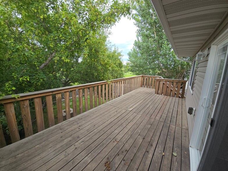Back Deck - 994 38 1/2 Ave W