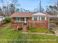 Building Photo - Sweet 3B/1BA in Woodfin w/Large Backyard &...