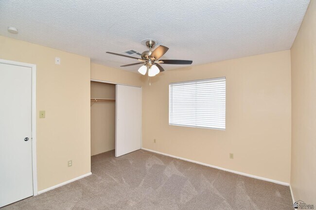 Building Photo - 2878 S 18th Ave
