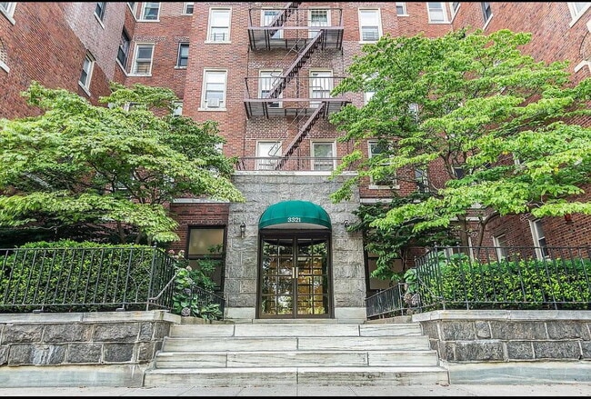 Building Photo - 3321 Bruckner Blvd