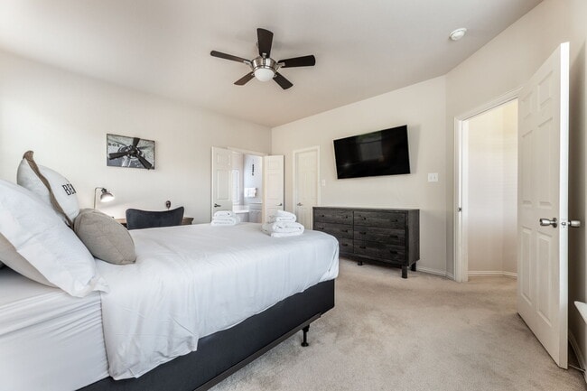 Building Photo - 12044 Ringtail Dr