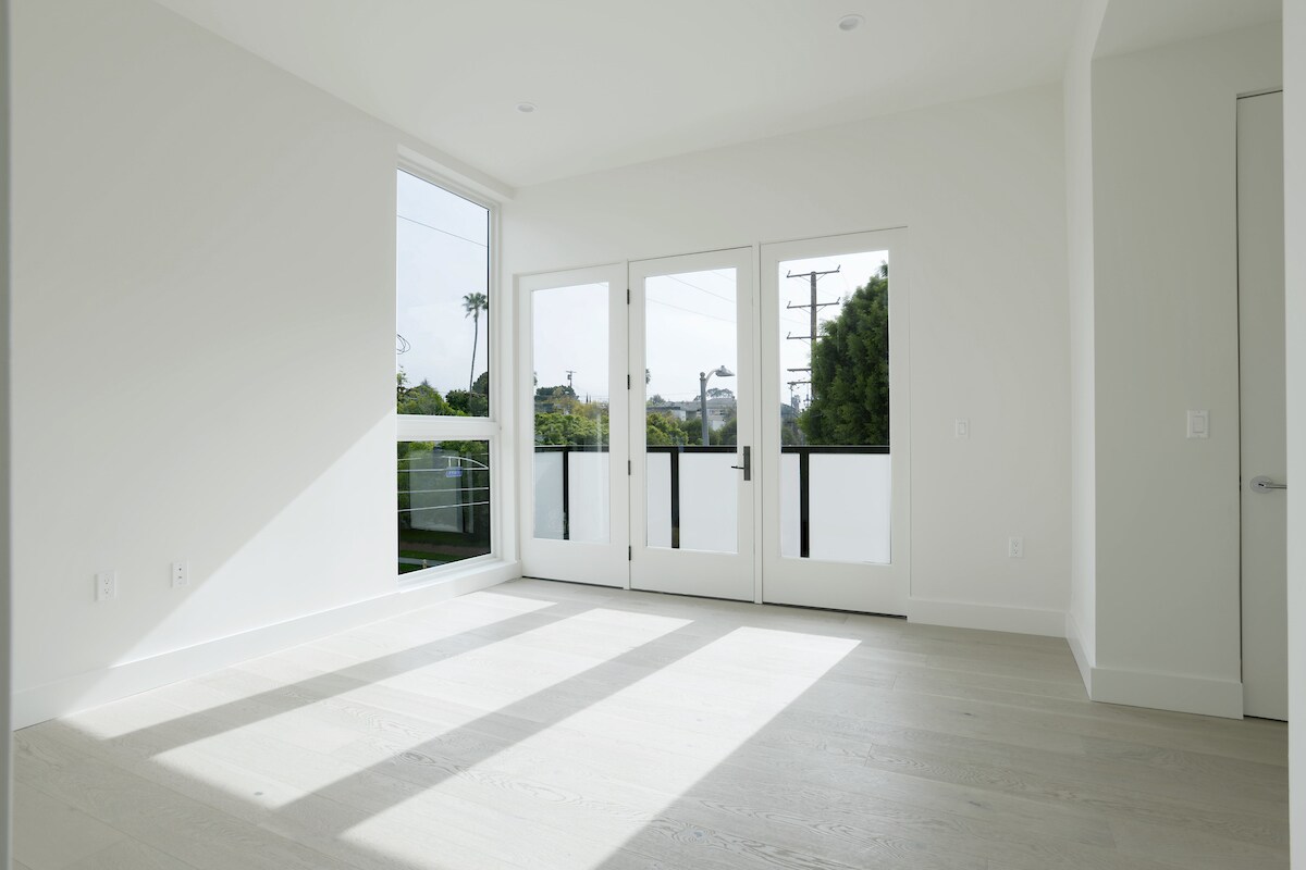 Building Photo - 2496 S CENTINELA Ave