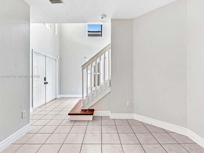 Building Photo - 1498 SW 106th Ave