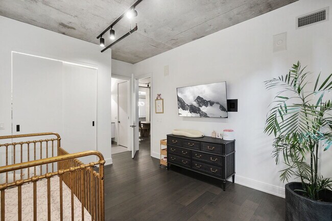 Building Photo - 111 S Peoria St