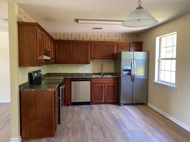 Primary Photo - $500.O0 OFF MOVE IN SPECIAL!!