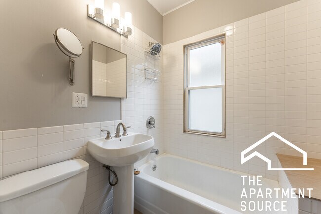 Bathroom - 1009 S Ridgeland Ave