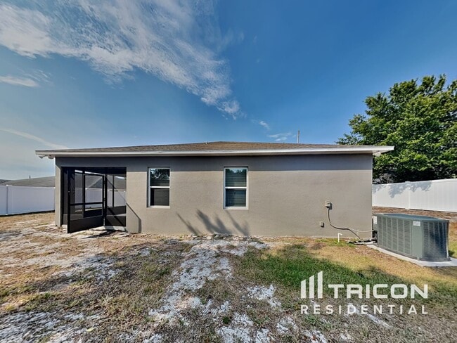 Building Photo - 9358 Mallard St