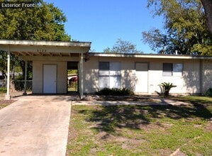 Building Photo - 5123 Vlg Gln Dr