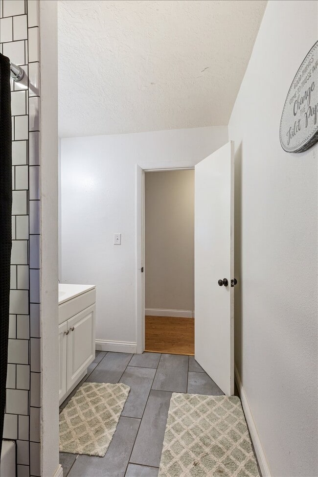 Building Photo - 3308 NW Atlanta Ave