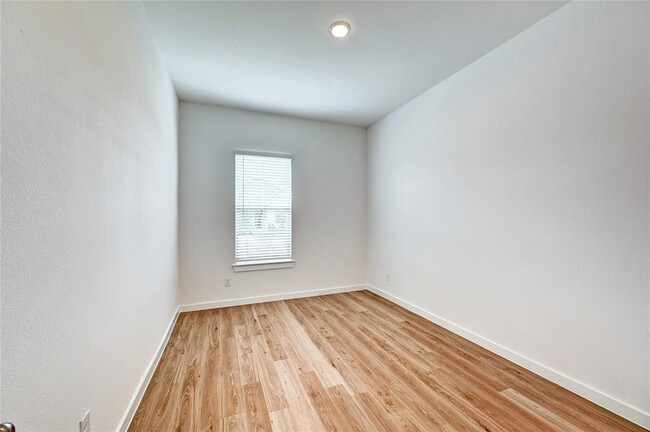 Building Photo - 8403 Oceanmist Cv Dr