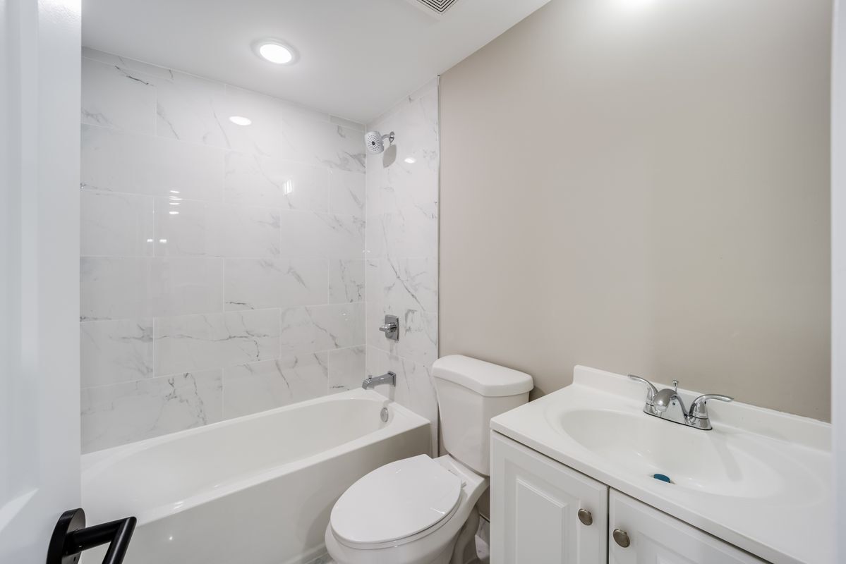 Building Photo - 1617 Rhode Island Ave NE