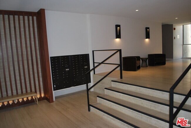 Building Photo - 949 Kings Rd