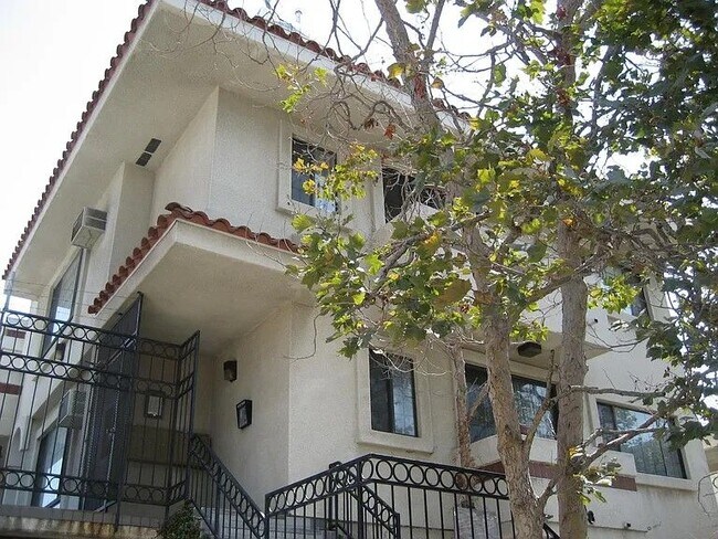 Primary Photo - 3648 Motor Ave