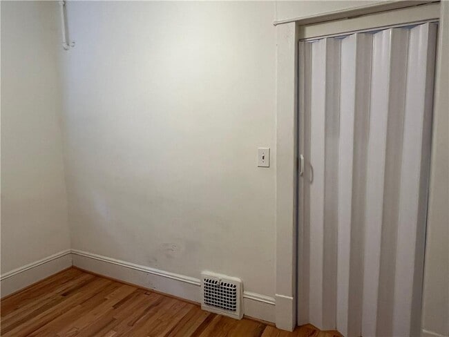 Building Photo - 1168 Orme Cir NE