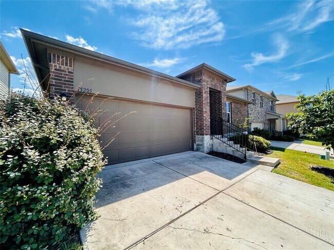 Building Photo - 15205 Wideleaf Cove