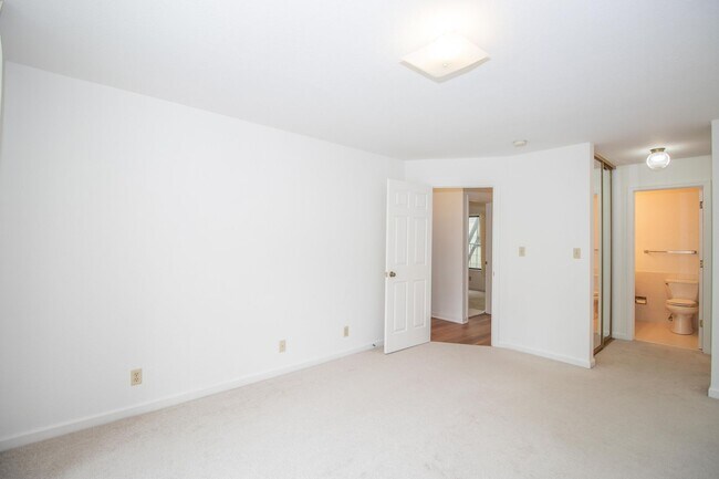 Building Photo - Spacious 3 Bed/2 Bath Flat with Stunning City Views | AMSI | Alexandr Metlinski