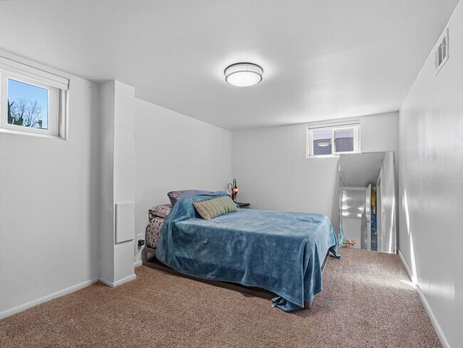 Building Photo - Spacious 5-Bedroom Ranch Backing to the High Line Canal in Littleton