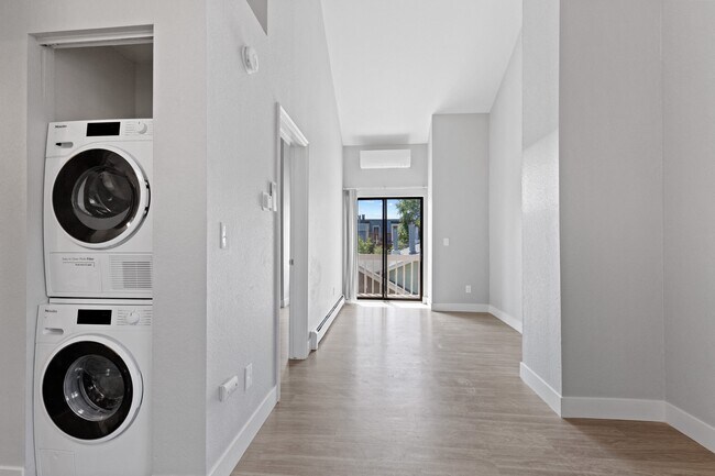 Floorplan - 3075 Broadway St