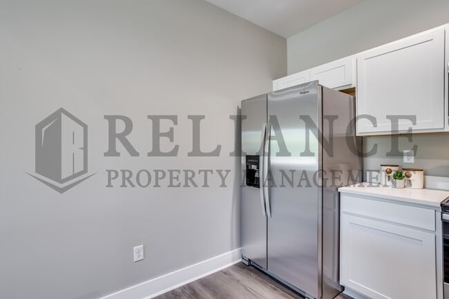 Building Photo - 4940 N Vassar Ave