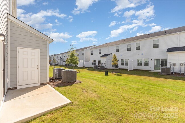 Building Photo - 1735 Braemar Vlg Dr