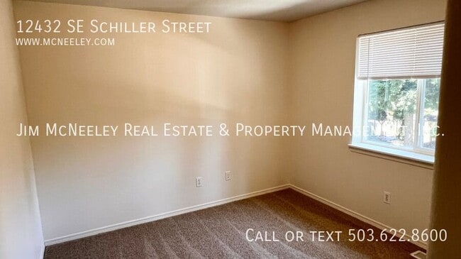 Building Photo - 12432 SE Schiller St