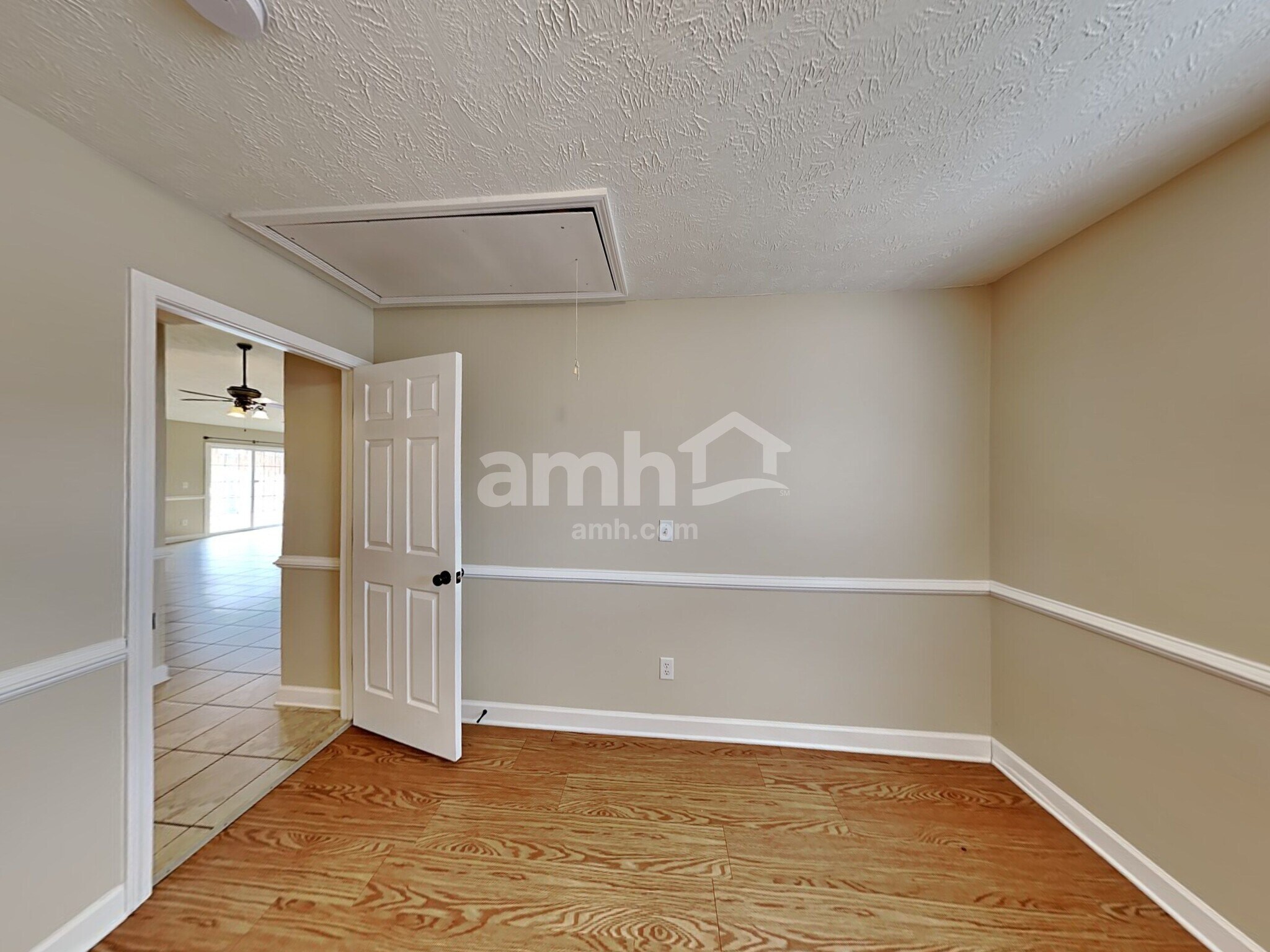 Building Photo - 6005 Mountview Dr