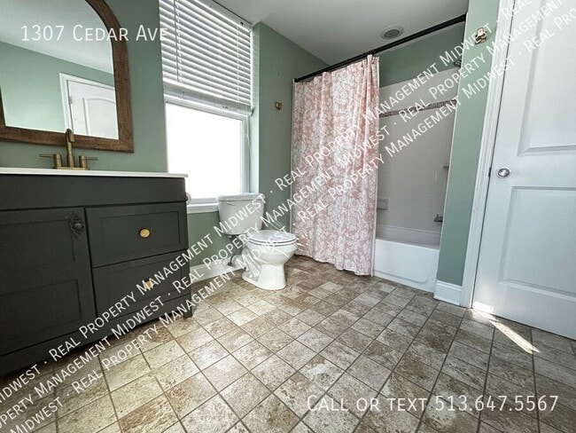 Building Photo - 1307 Cedar Ave