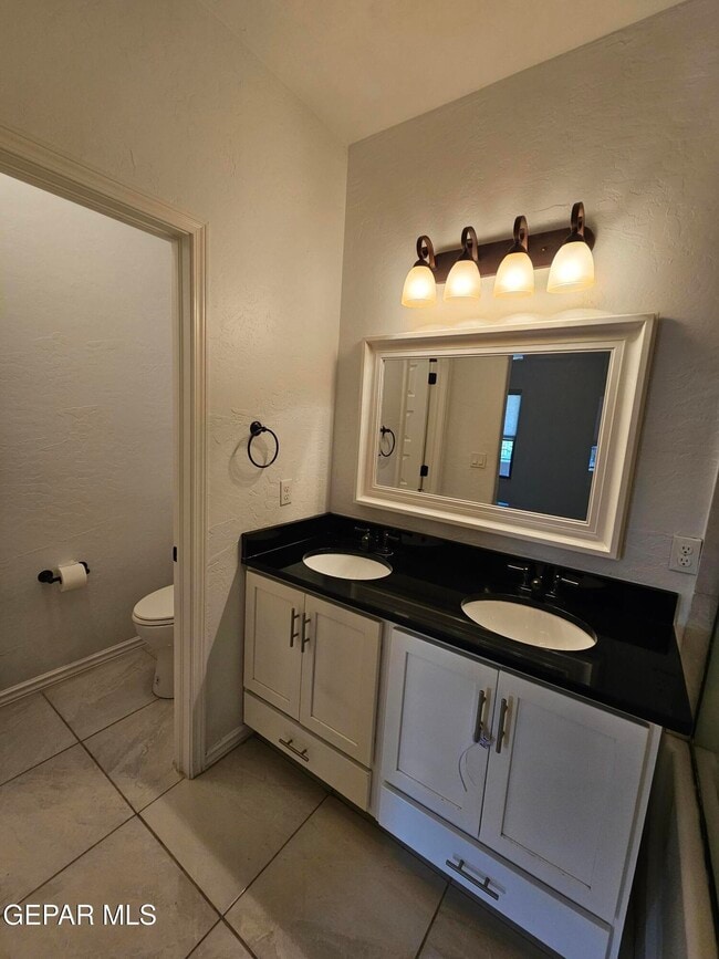 Building Photo - 704 Espada Dr