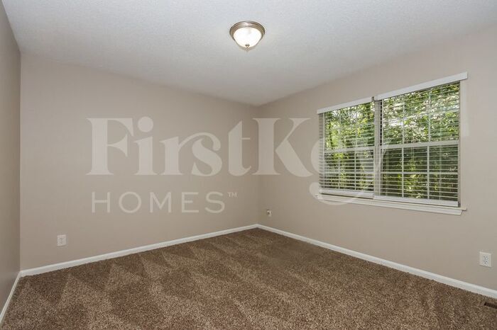 Building Photo - 2935 Canary Ct