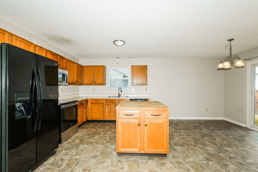 Building Photo - 457 Sable Chase