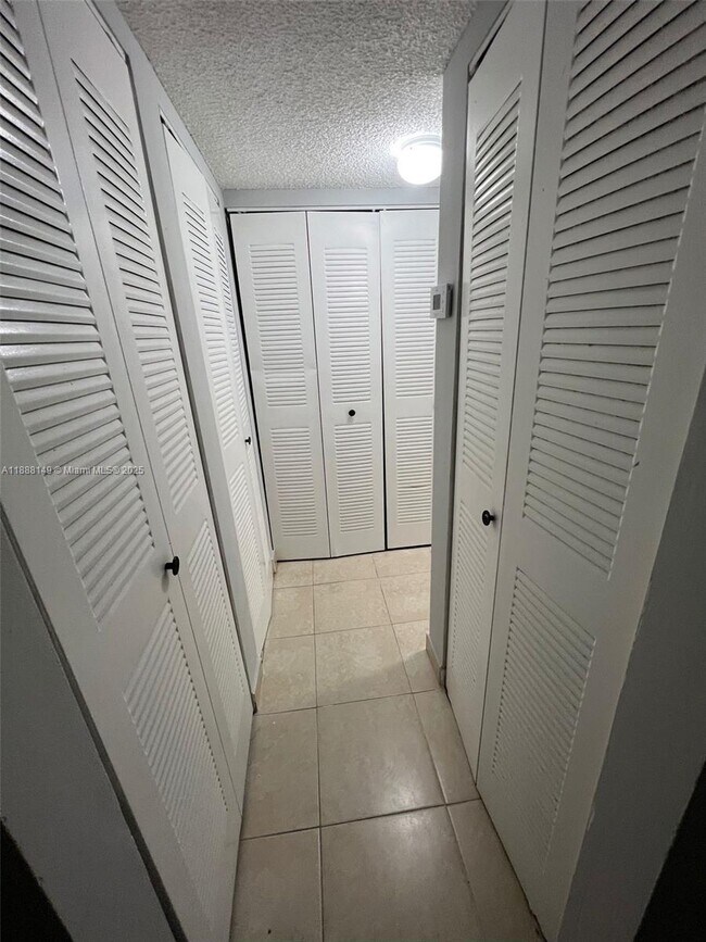 Building Photo - 10521 SW 158th Ct