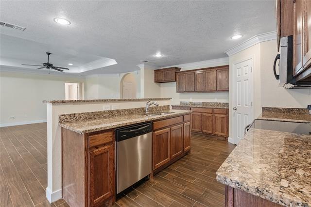 Building Photo - 750 S Valentine Dr