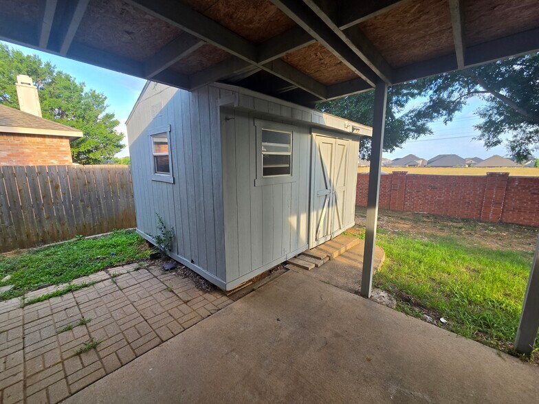 Building Photo - 3304 Sparta Dr