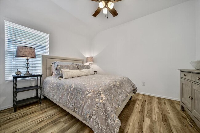 Building Photo - 15415 Surrey Pines Ln
