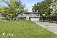 Building Photo - 325 Ramble Rd