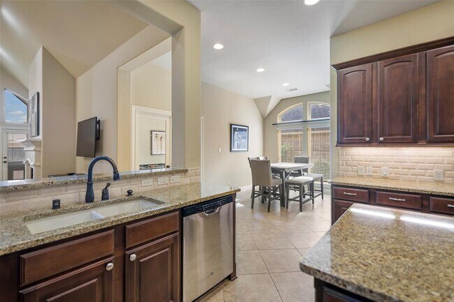 Building Photo - 27930 Colonial Point Dr