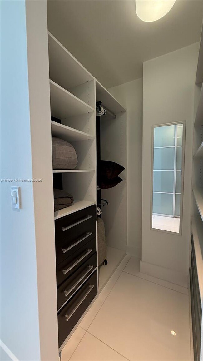 Building Photo - 18201 Collins Ave