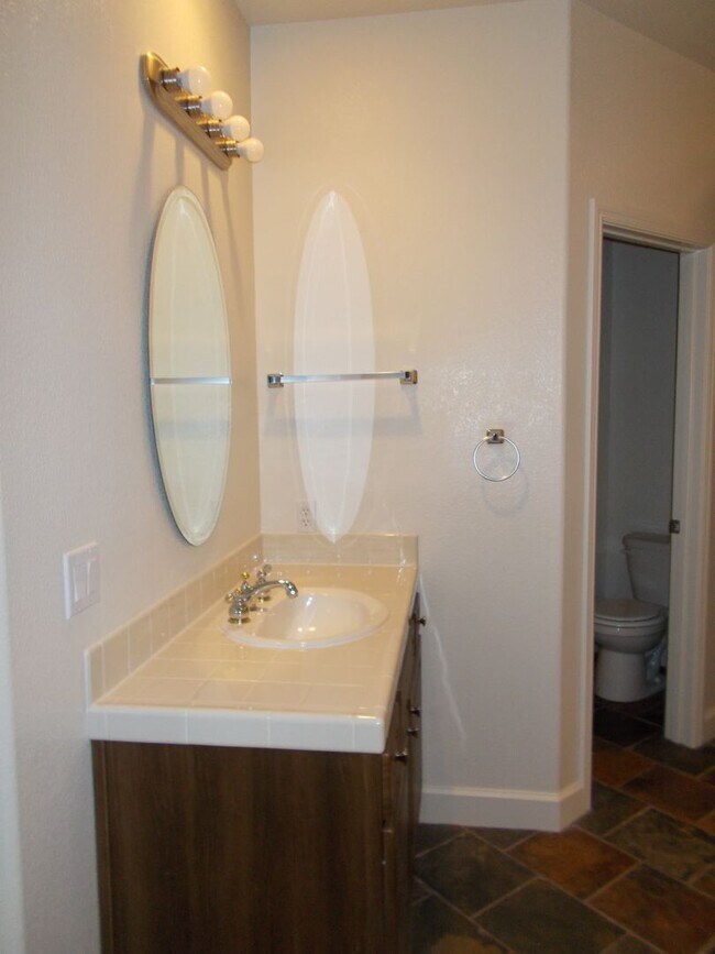 Building Photo - Single Story Wingfield Spring 3 BR, 2 Bath...