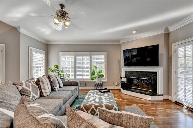 Building Photo - 3871 River Mansion Dr NW