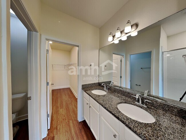 Building Photo - 3066 Creek Village Ln