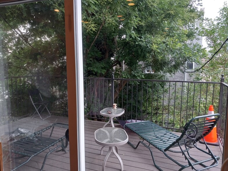 Building Photo - 1708 Fontain St