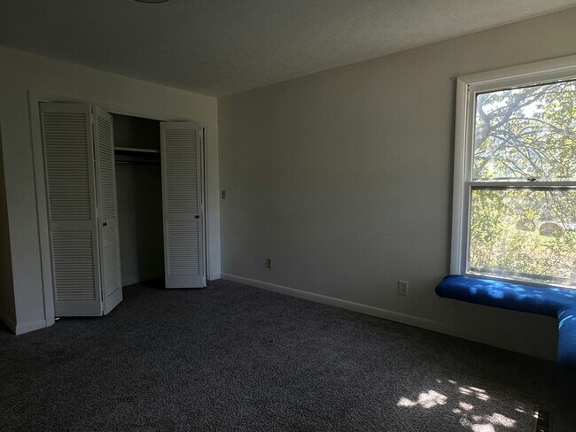 Building Photo - 1439 Wolfe Ln